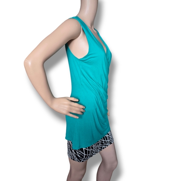 Ann Klein Women's Green Crossover Ruched Tank Top - Picture 5 of 16